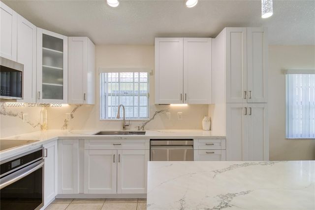 17676 SW 6th Ct, Pembroke Pines, FL 33029