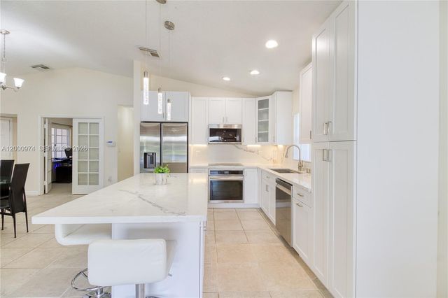 17676 SW 6th Ct, Pembroke Pines, FL 33029