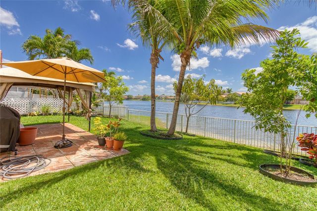 17676 SW 6th Ct, Pembroke Pines, FL 33029