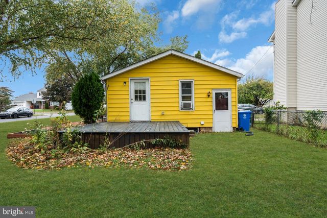 402 SHAVER DR, Florence, NJ 08518
