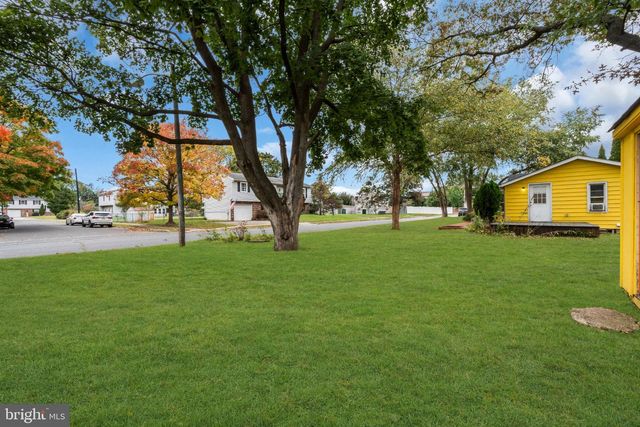 402 SHAVER DR, Florence, NJ 08518
