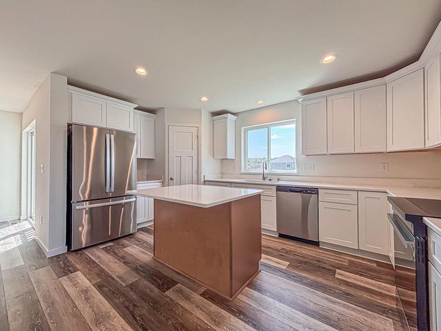 W194N15744 East Gate COURT, Jackson, WI 53037