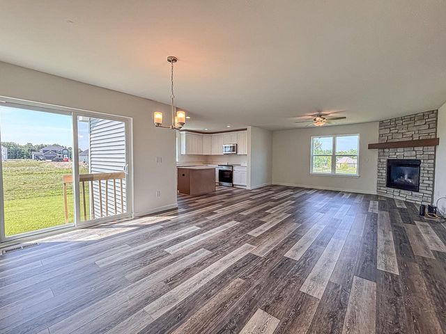 W194N15744 East Gate COURT, Jackson, WI 53037