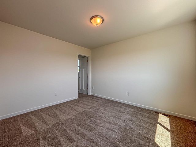 W194N15744 East Gate COURT, Jackson, WI 53037