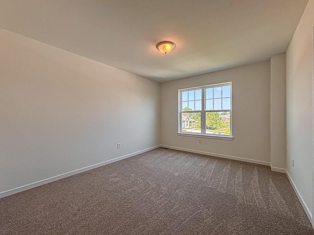 W194N15744 East Gate COURT, Jackson, WI 53037