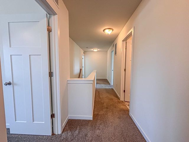 W194N15744 East Gate COURT, Jackson, WI 53037