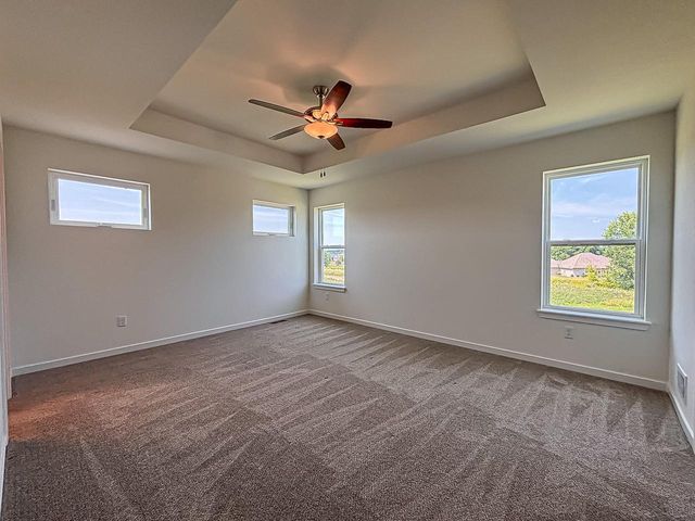 W194N15744 East Gate COURT, Jackson, WI 53037