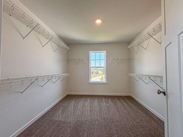 W194N15744 East Gate COURT, Jackson, WI 53037