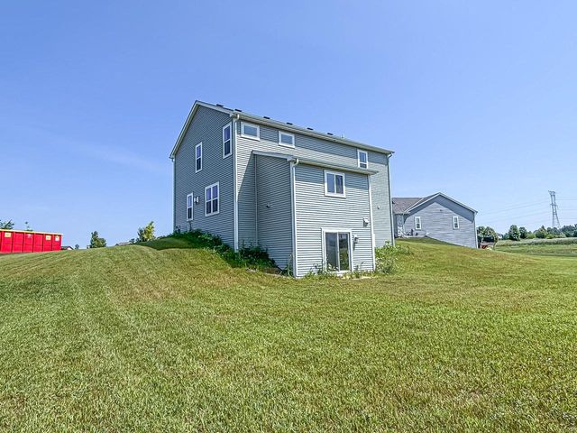 W194N15744 East Gate COURT, Jackson, WI 53037
