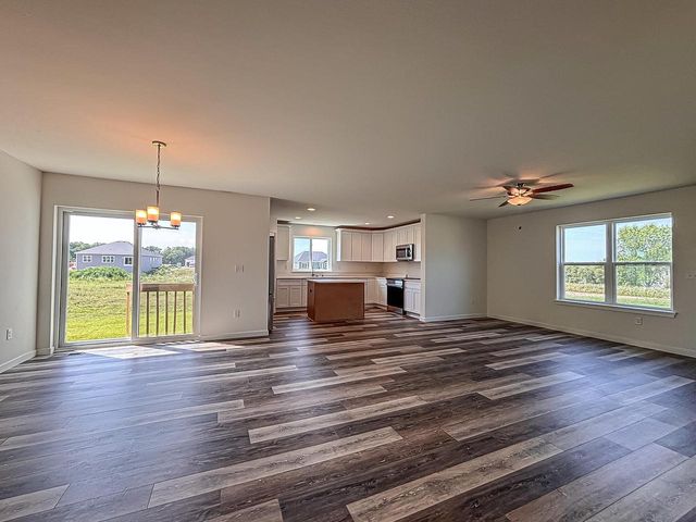 W194N15744 East Gate COURT, Jackson, WI 53037