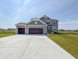 W194N15744 East Gate COURT, Jackson, WI 53037