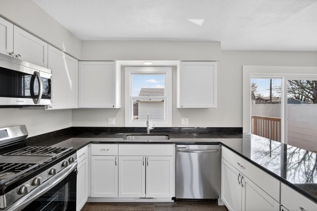 5621 SE 8th Street, Des Moines, IA 50315