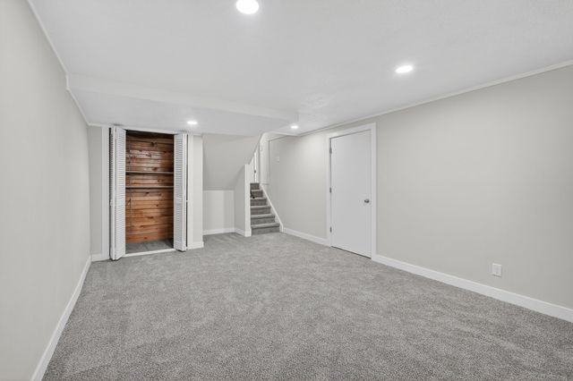 5621 SE 8th Street, Des Moines, IA 50315