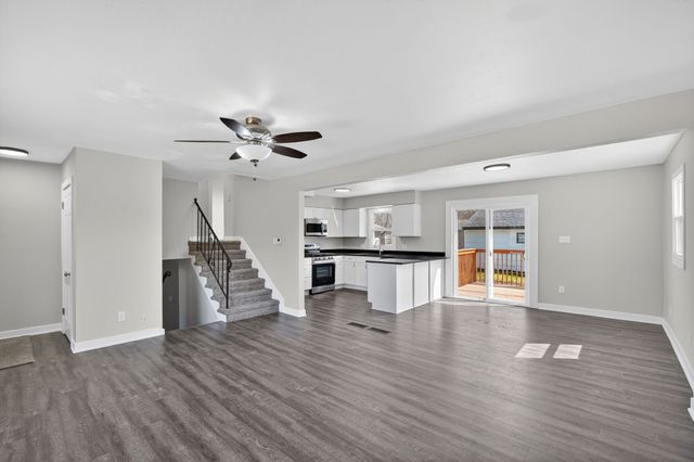 5621 SE 8th Street, Des Moines, IA 50315