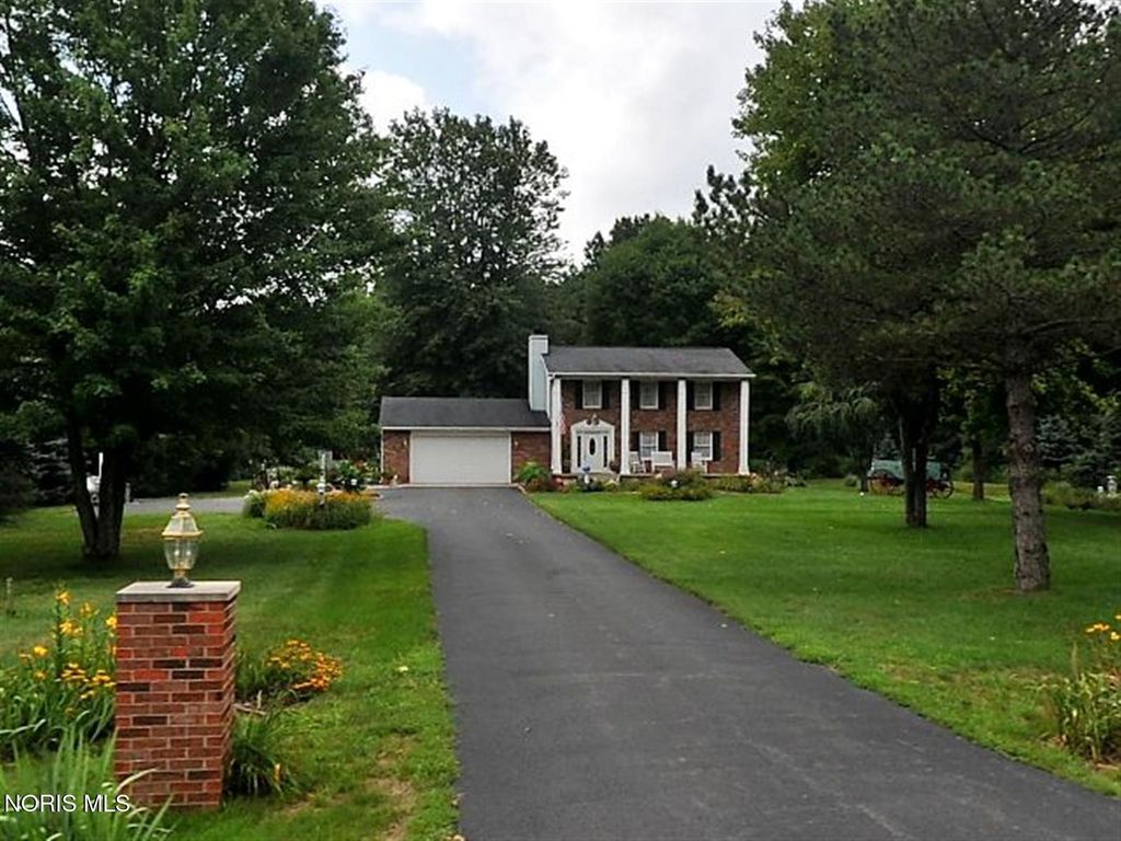 9753 Old State Line Road, Holland, OH 43528