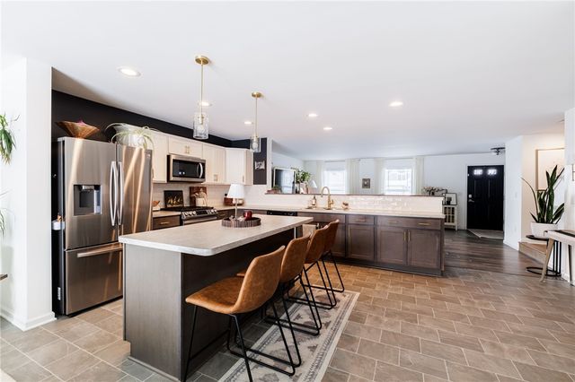 16 Parkglen Drive, Henrietta, NY 14467