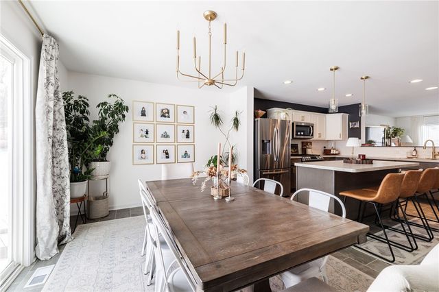 16 Parkglen Drive, Henrietta, NY 14467