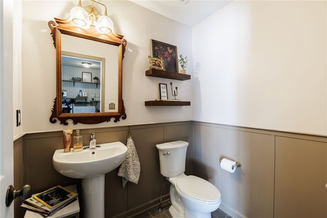 16 Parkglen Drive, Henrietta, NY 14467