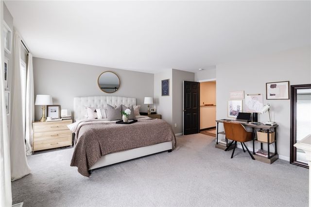 16 Parkglen Drive, Henrietta, NY 14467