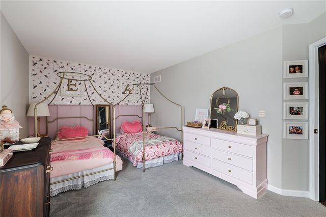 16 Parkglen Drive, Henrietta, NY 14467