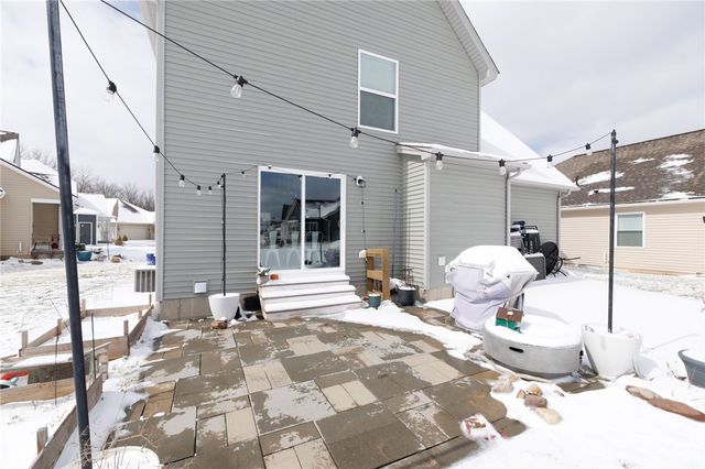 16 Parkglen Drive, Henrietta, NY 14467