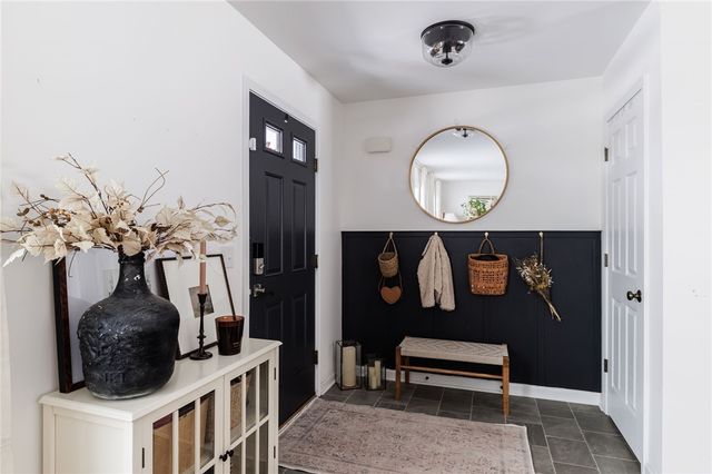 16 Parkglen Drive, Henrietta, NY 14467