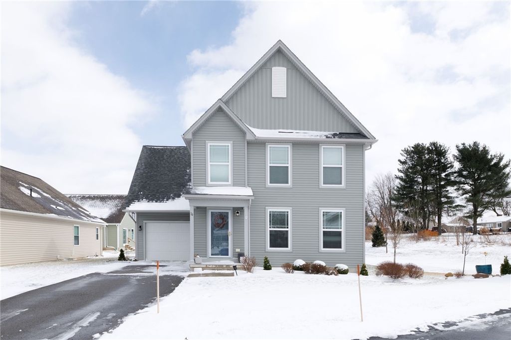 16 Parkglen Drive, Henrietta, NY 14467