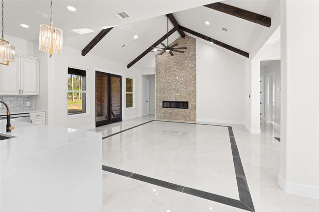 3035 Coast Dr, Dayton, TX 77535