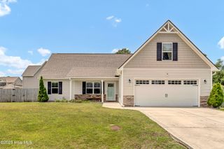 207 Misty Cove Court, Sneads Ferry, NC 28460