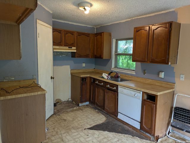 7681 Tarrasa, San Antonio, TX 78239