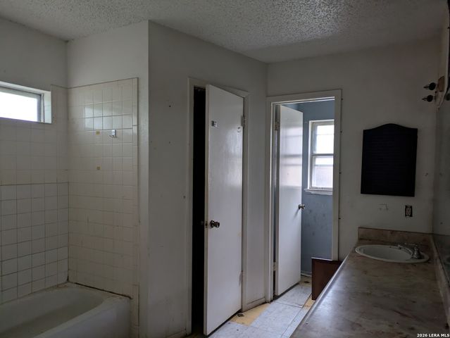 7681 Tarrasa, San Antonio, TX 78239