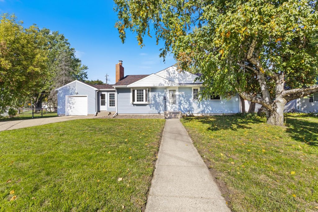 5340 Byron Avenue N, Crystal, MN 55429 — photo 2