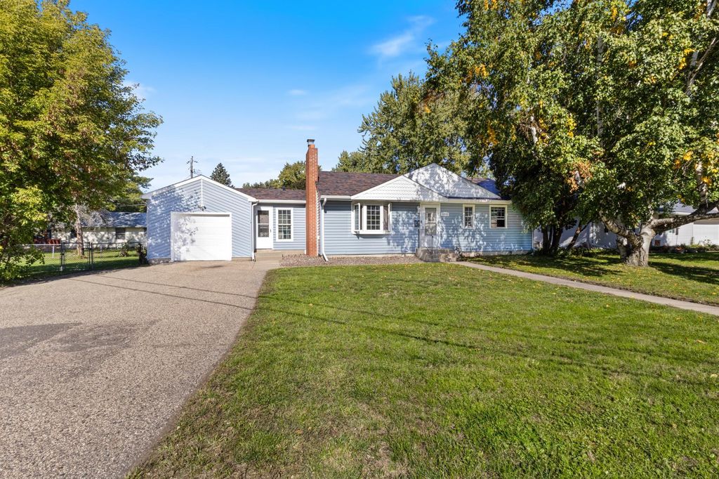 5340 Byron Avenue N, Crystal, MN 55429 — photo 3