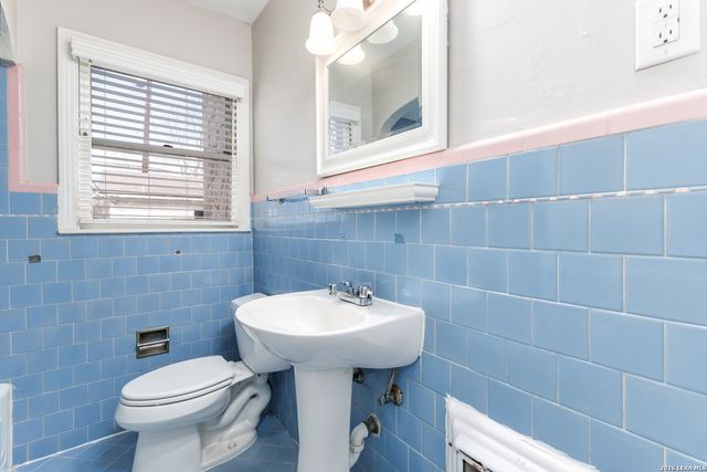 423 Bryn Mawr, San Antonio, TX 78209