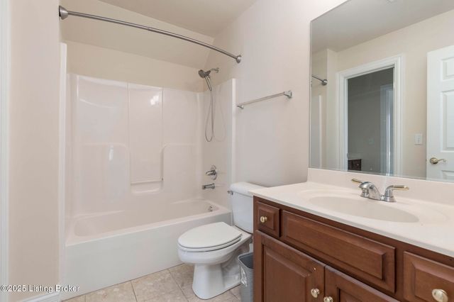 14605 Cressington Cir, Louisville, KY 40245