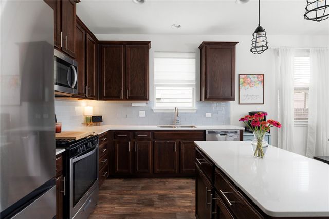 249 Wapiti RD, Buda, TX 78610