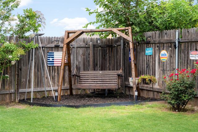 249 Wapiti RD, Buda, TX 78610