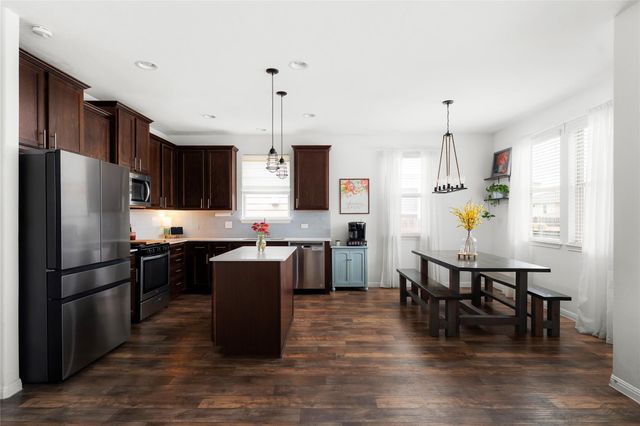 249 Wapiti RD, Buda, TX 78610