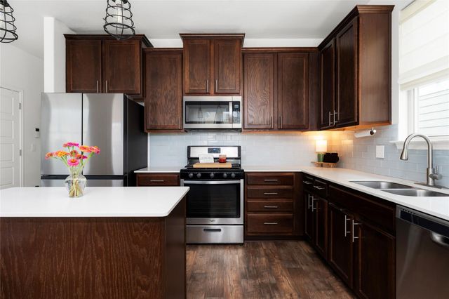 249 Wapiti RD, Buda, TX 78610