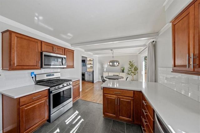 8343 Travis Lane, Overland Park, KS 66212