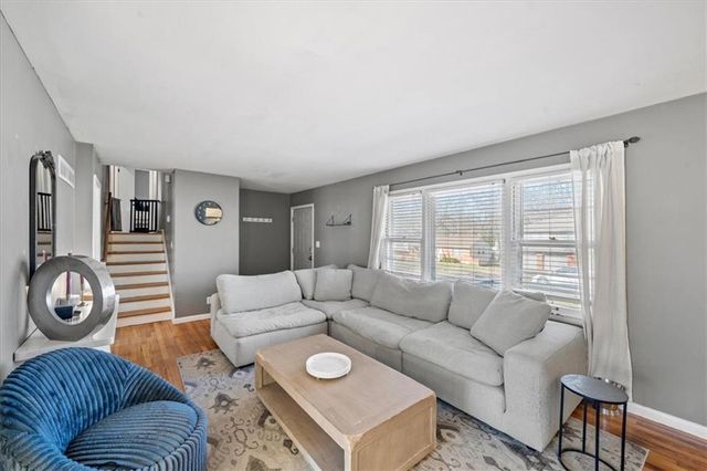 8343 Travis Lane, Overland Park, KS 66212