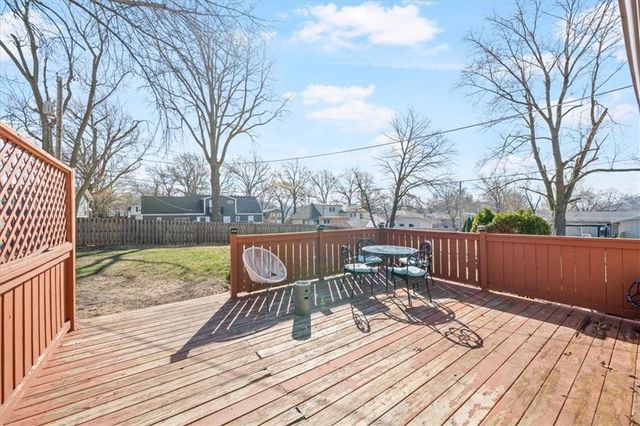 8343 Travis Lane, Overland Park, KS 66212