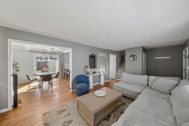 8343 Travis Lane, Overland Park, KS 66212