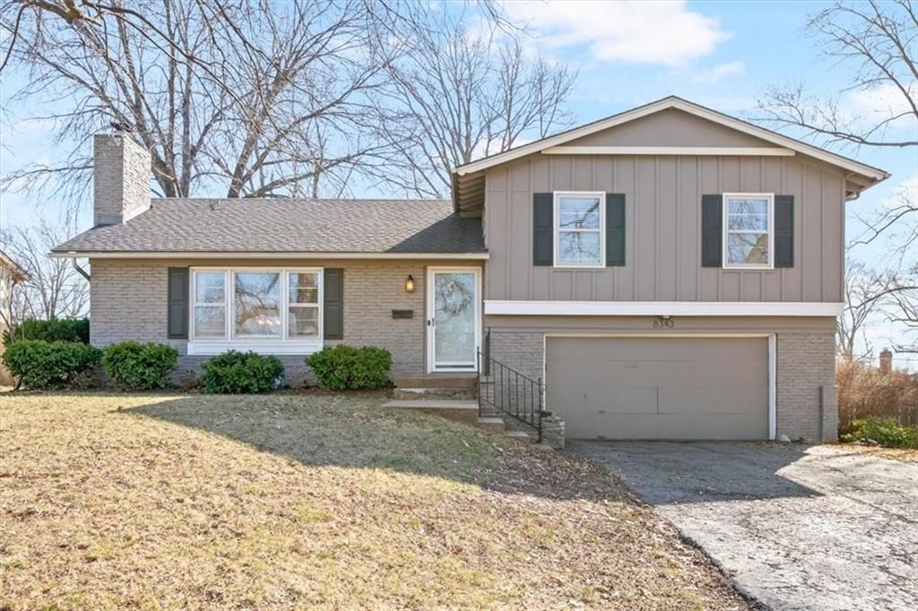 8343 Travis Lane, Overland Park, KS 66212