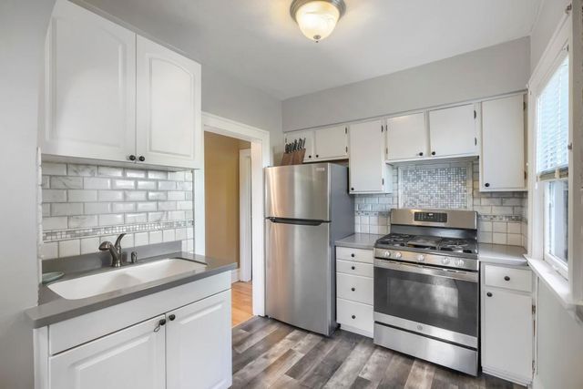 122 W Douglas Street, South Saint Paul, MN 55075