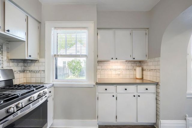 122 W Douglas Street, South Saint Paul, MN 55075