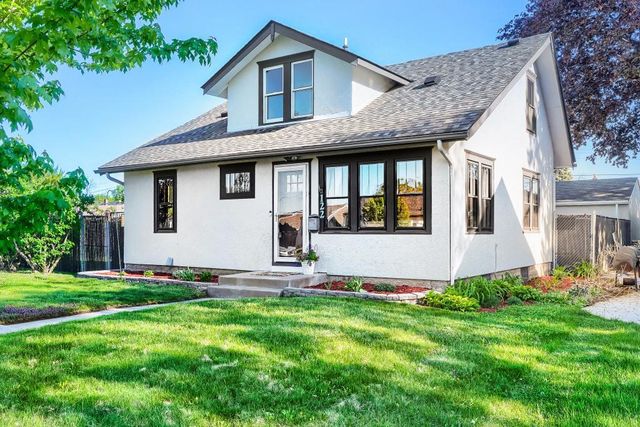 122 W Douglas Street, South Saint Paul, MN 55075