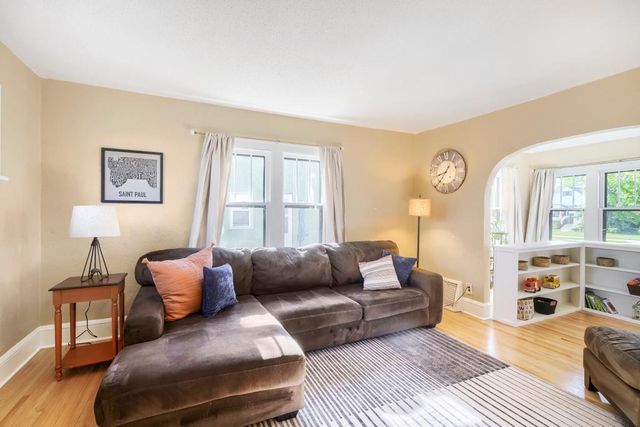 122 W Douglas Street, South Saint Paul, MN 55075