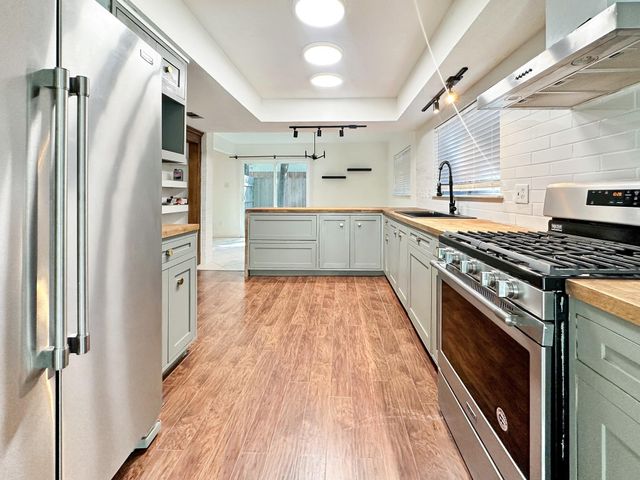 3230 Beaver Glen Drive, Houston, TX 77339