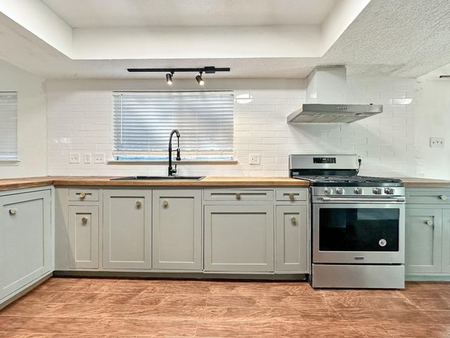 3230 Beaver Glen Drive, Houston, TX 77339